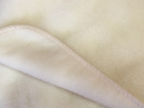 Egyrétegű bolyhosított gyapjú takaró